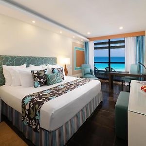 Pyramid Oceanfront Room